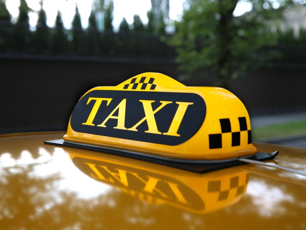 В Днепре таксист заставил раздеться «пассажира-зайца» (ФОТО)