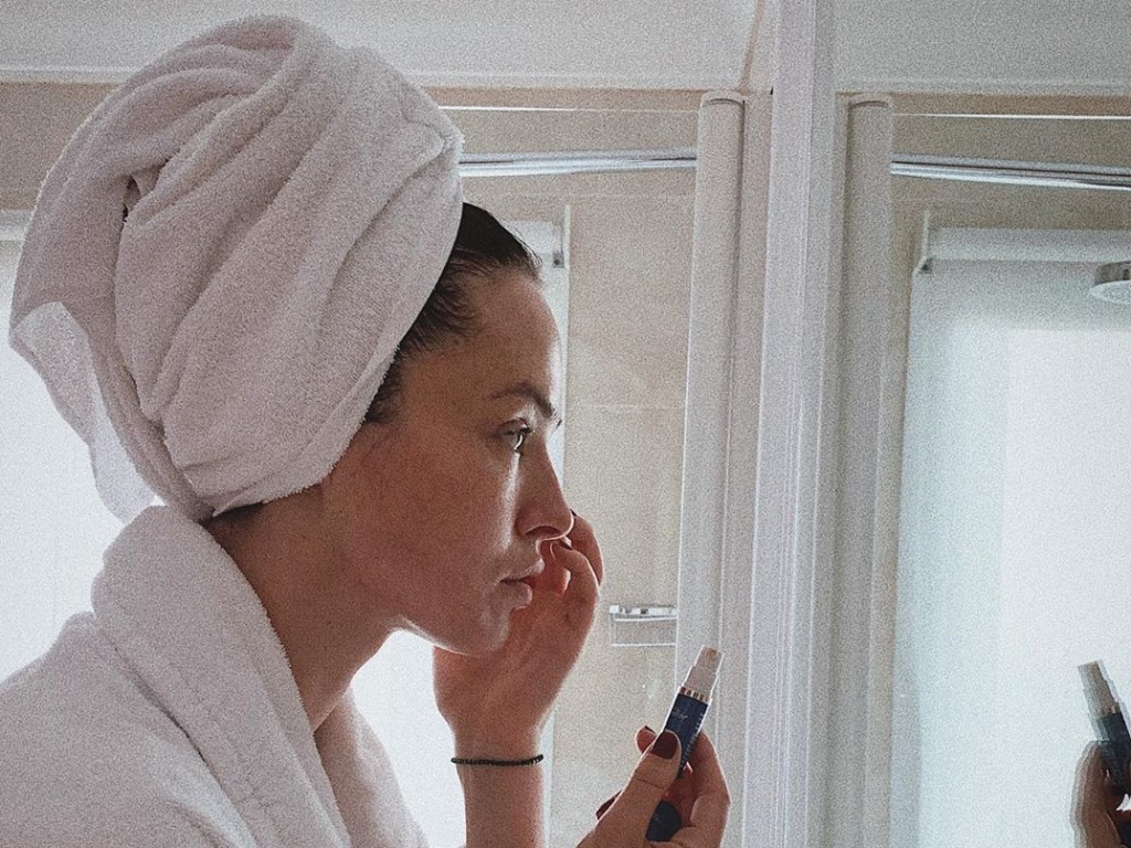 Даша Астафьева показала, как «наводит красоту» в ванной (ФОТО)