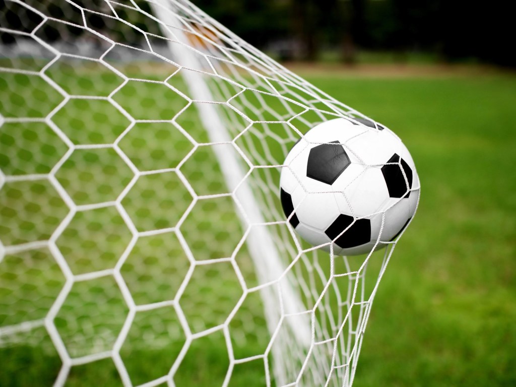 В Бразилии на футбольных трибунах произошла массовая драка (ВИДЕО)