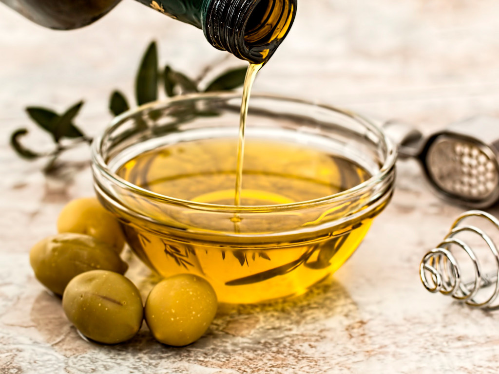 Эксперты сравнили оливковое и подсолнечное масло