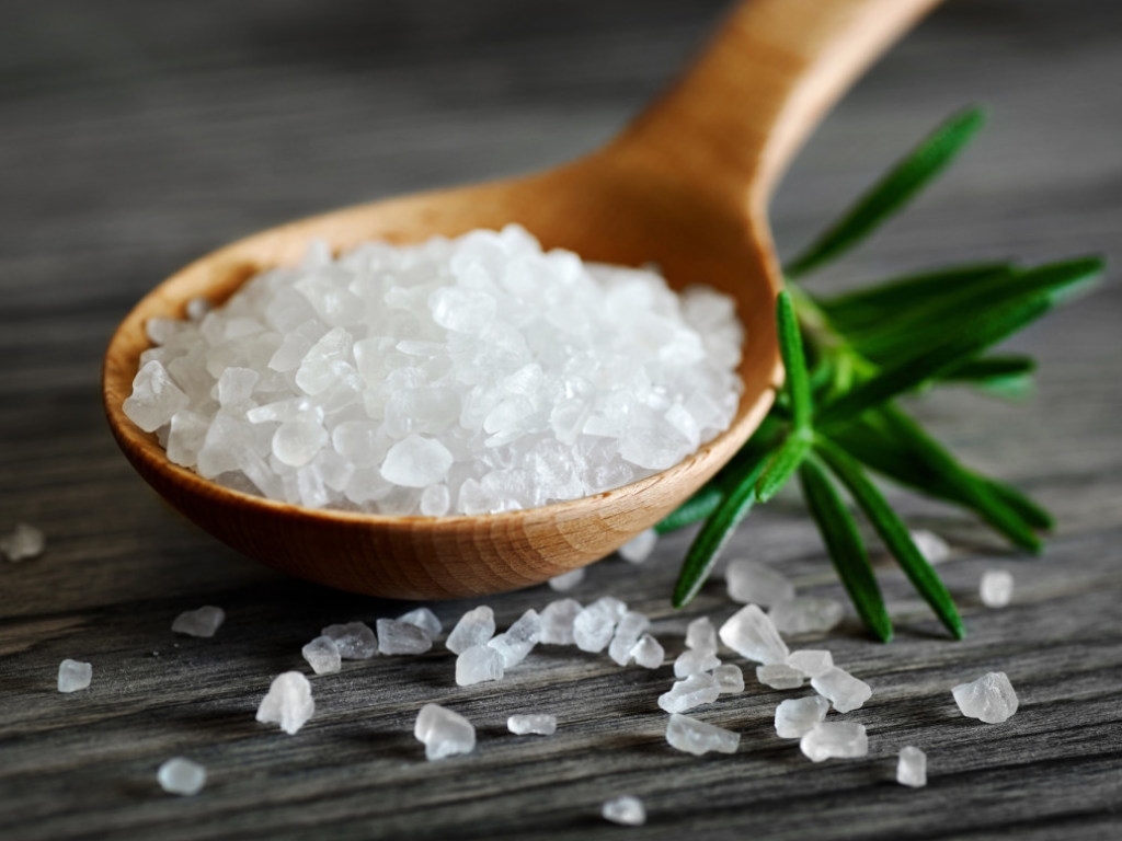 Медики рассказали о вреде употребления соли