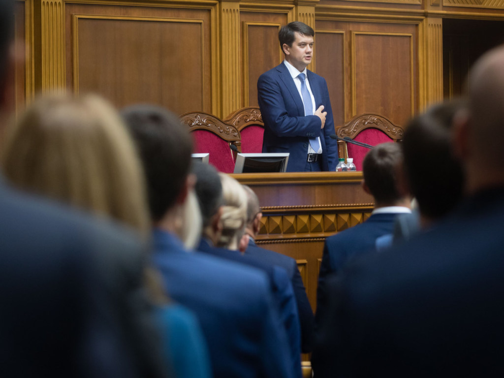 Депутат прокомментировал инициативу сократить количество нардепов