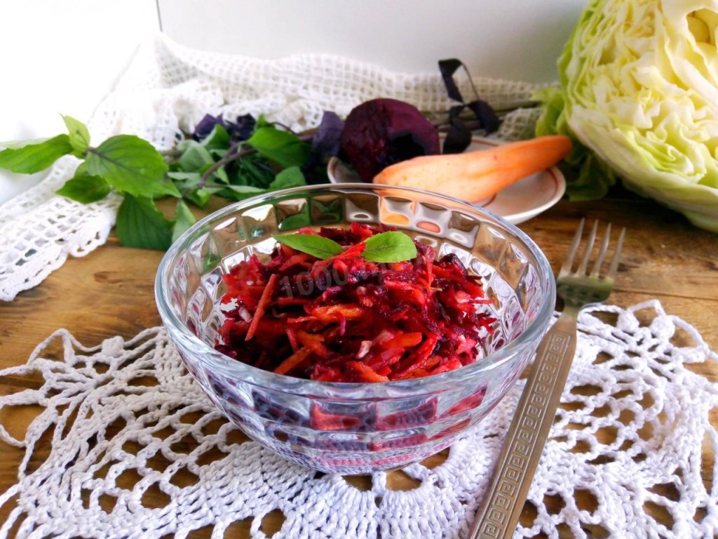 «Едим и худеем»: Невероятно полезный очищающий салат для стройности