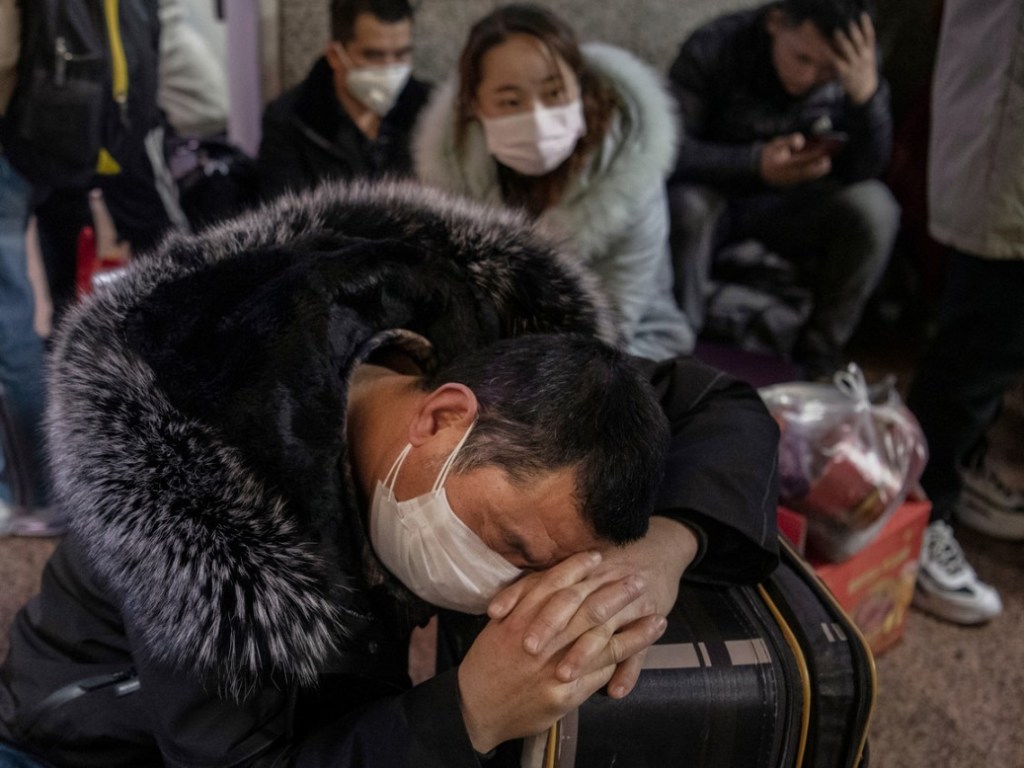 От коронавируса в Китае умерли около 500 человек, выздоровели &#8212; почти вдвое больше