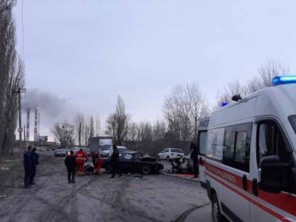 Серьезное «лобовое» ДТП под Киевом: двое в тяжелом состоянии (ФОТО)