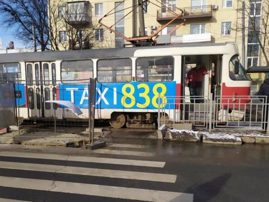 В Харькове трамвай на «зебре» сбил 72-летнюю женщину (ФОТО)