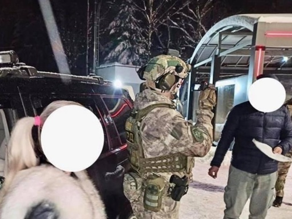 На Прикарпатье полиция задержала группу сутенеров (ФОТО)