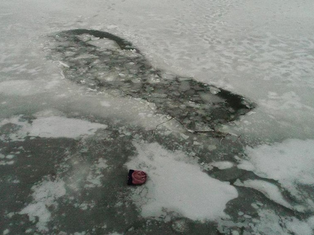 Несчастный случай в Запорожской области: под лед провалились и утонули трое детей