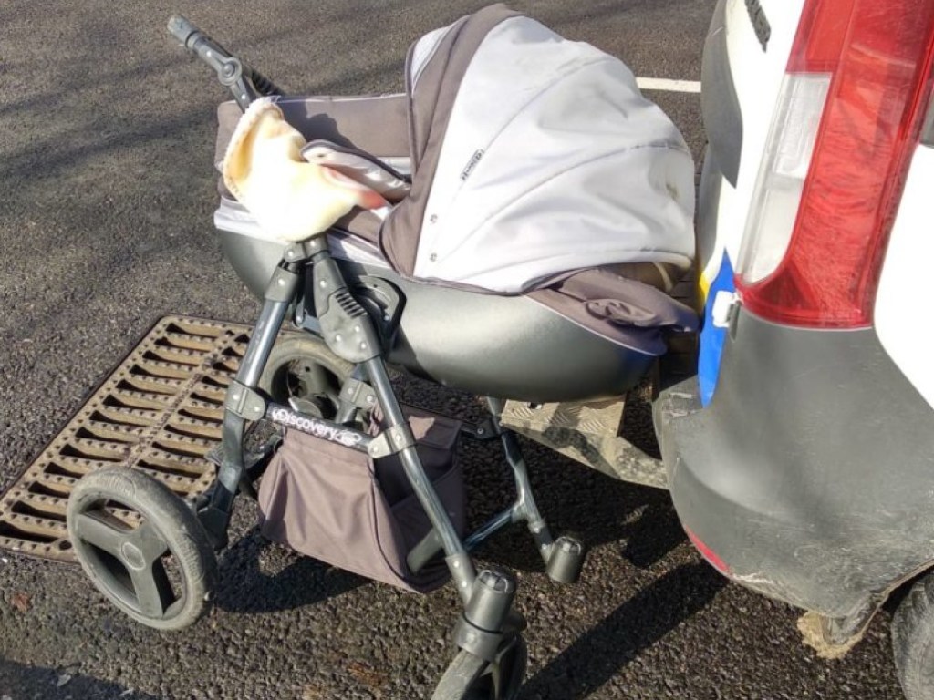В Энергодаре пьяный водитель ЗАЗ сбил коляску с младенцем: появилось видео инцидента