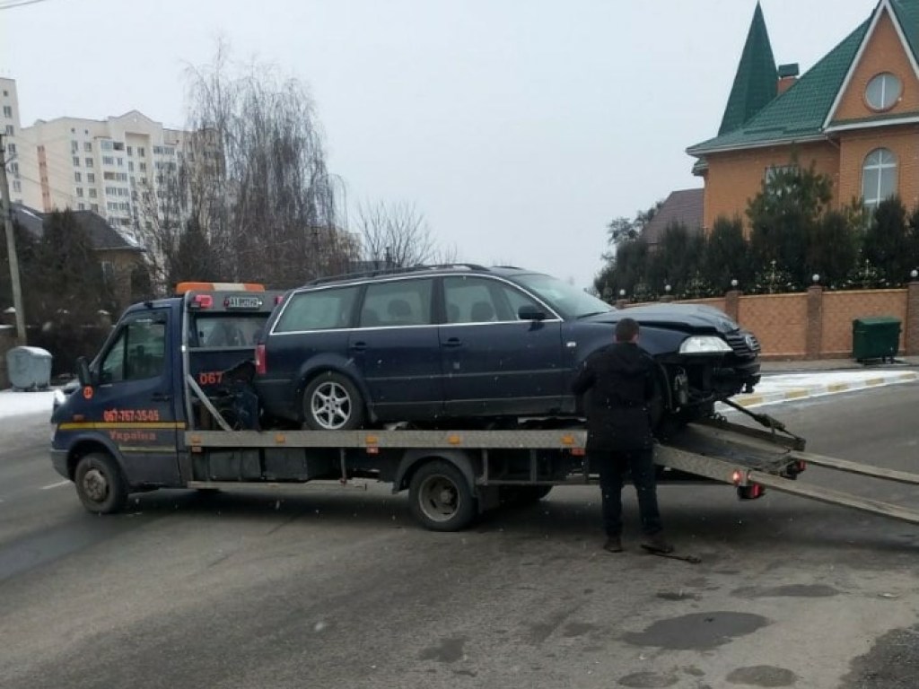 ДТП под Киевом: пьяный водитель разбил Volkswagen (ФОТО)