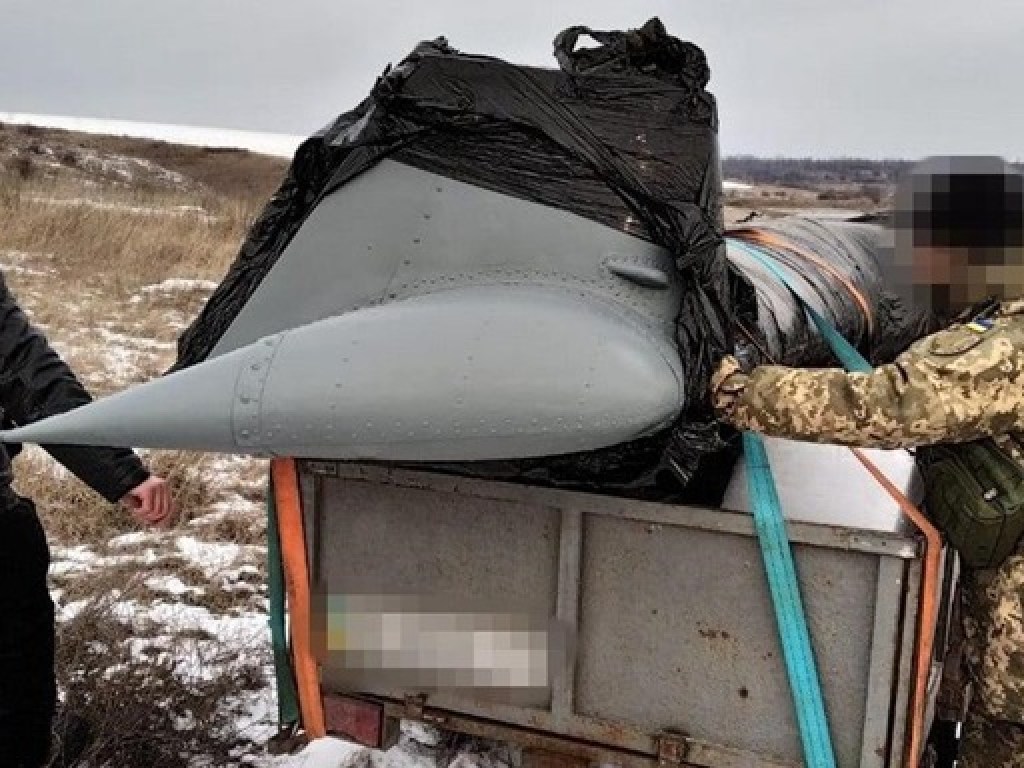 СБУ пресекла незаконный вывоз авиатехники в Россию (ФОТО)