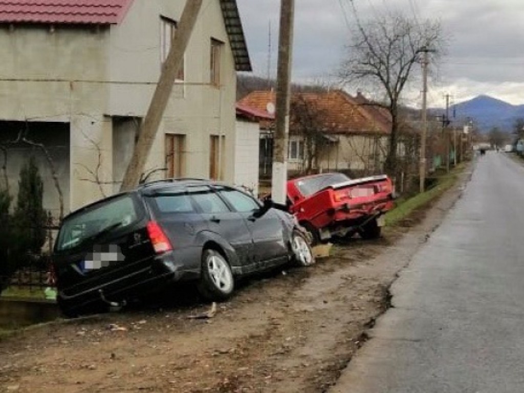 На Закарпатье не разминулись «ВАЗ» и «Ford» (ФОТО)