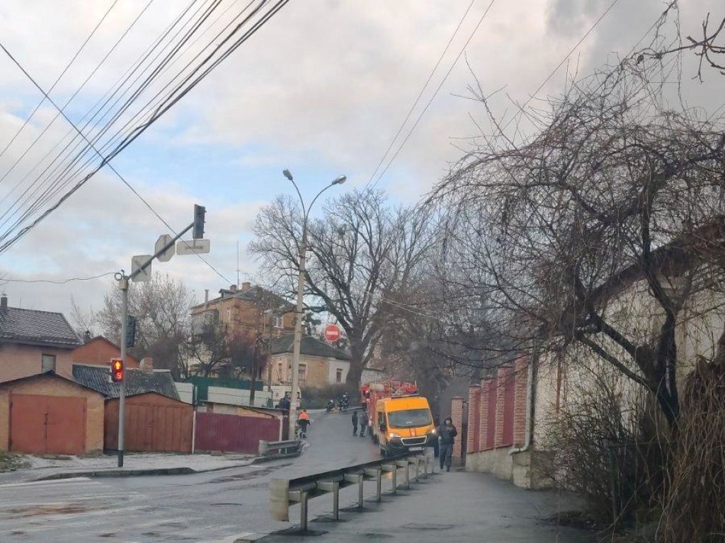 Пожар в центре Винницы: бойцы ГСЧС перекрыли улицы из-за ЧП (ФОТО, ВИДЕО)