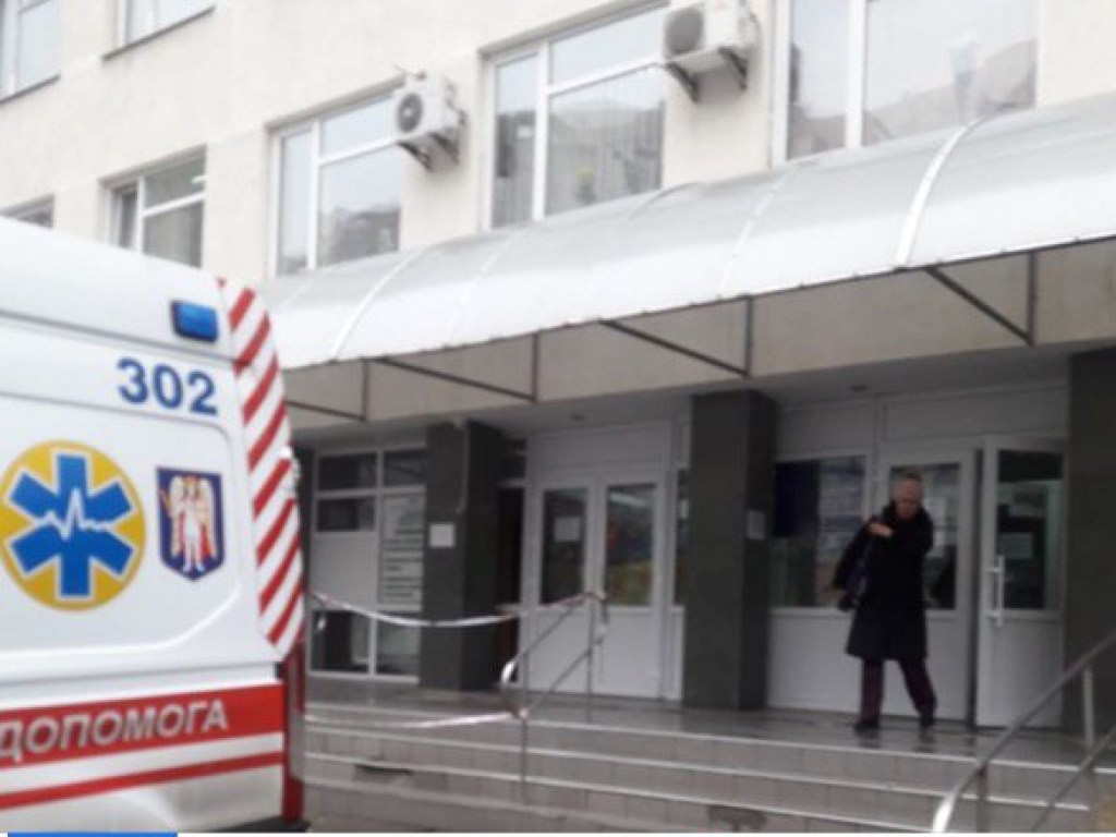 В очереди на прием к врачу в Киеве умер мужчина