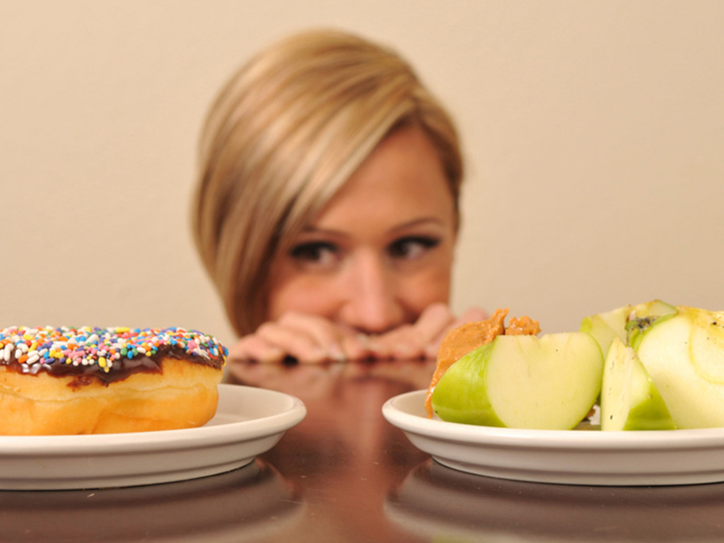 Врач: чтобы дольше оставаться молодым, стоит сбалансировать питание и отказаться от диет