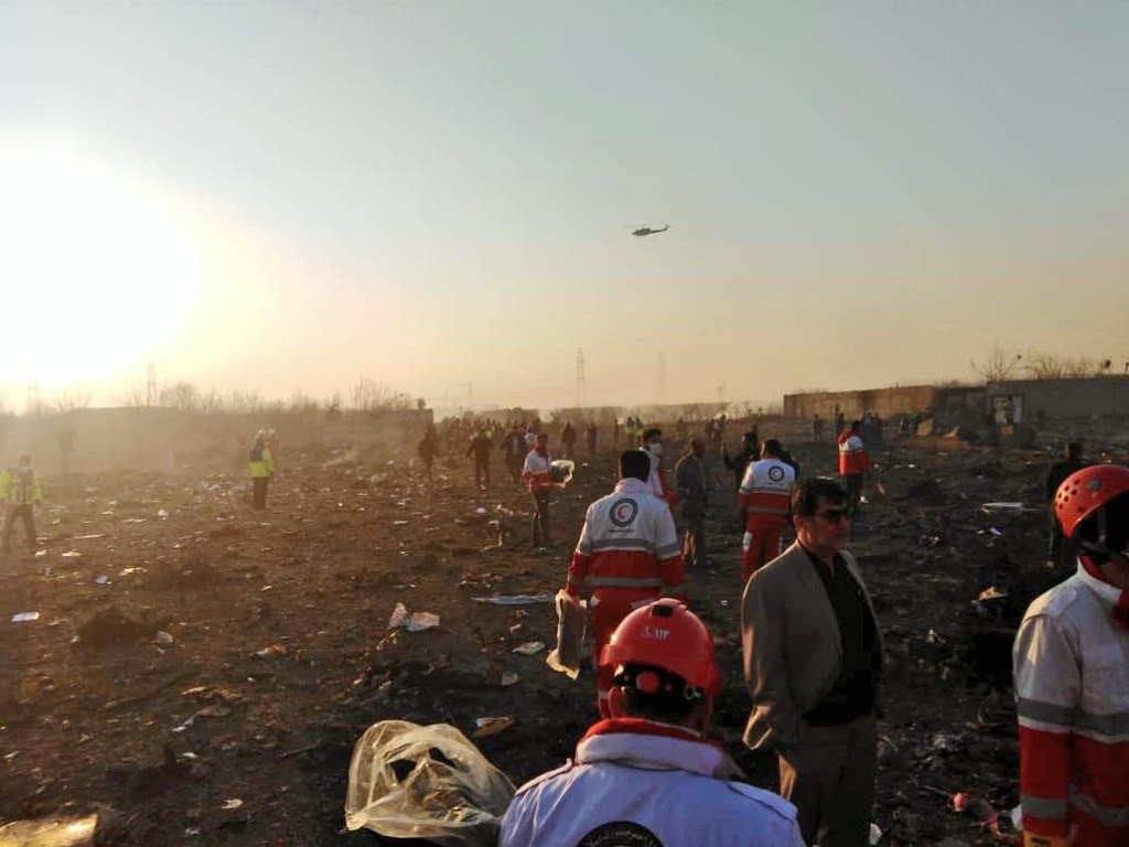 Крушение Boeing 737 в Иране: жена погибшего капитана самолета собирает справки для компенсации от МАУ