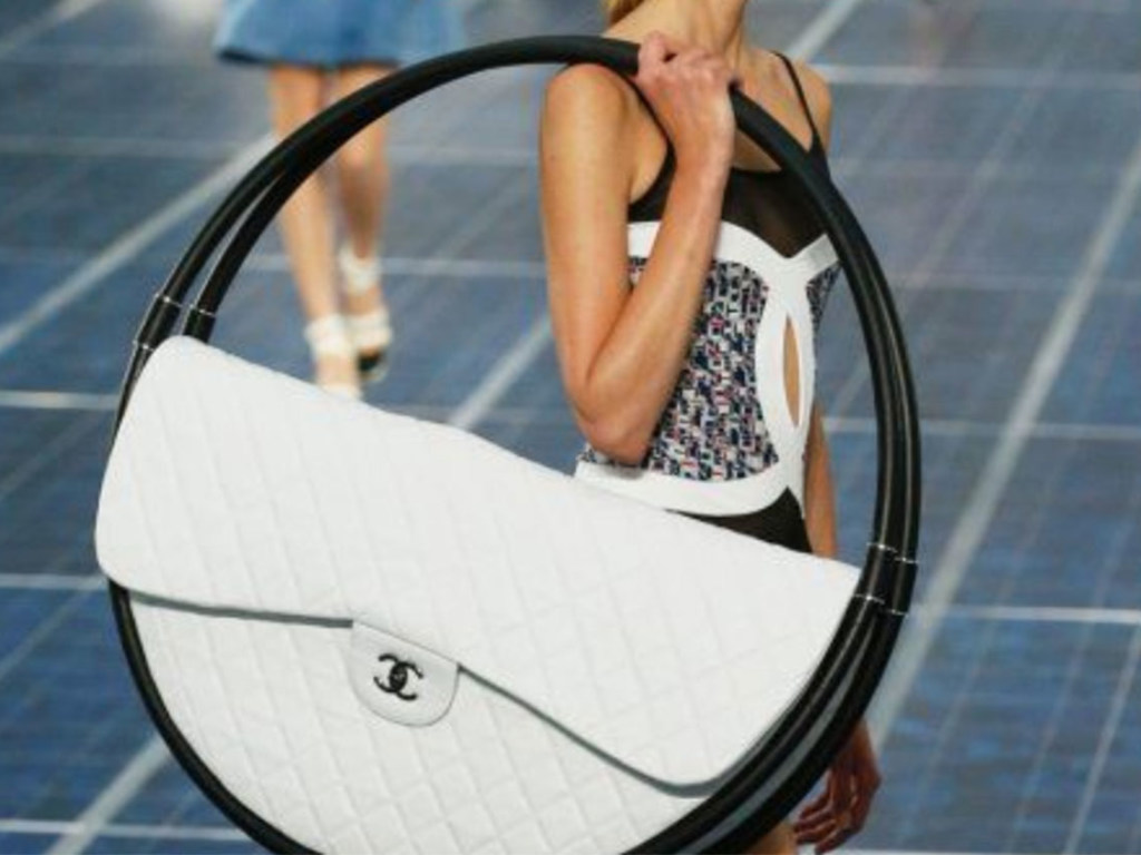 «Нелепая мода»: Самые дорогие и бесполезные сумки в мире (ФОТО)