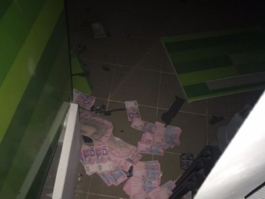 В Николаеве подорвали отделение «Приватбанка» (ФОТО)