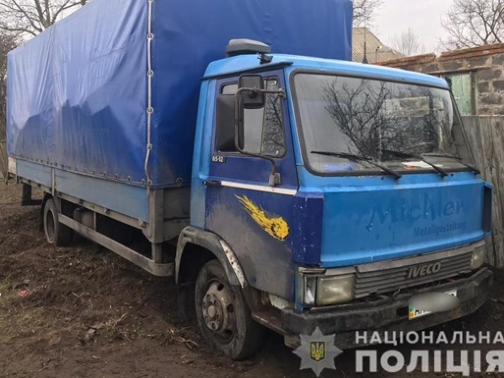 В поселке на Киевщине подросток угнал грузовик, чтобы съездить к родителям (ФОТО)