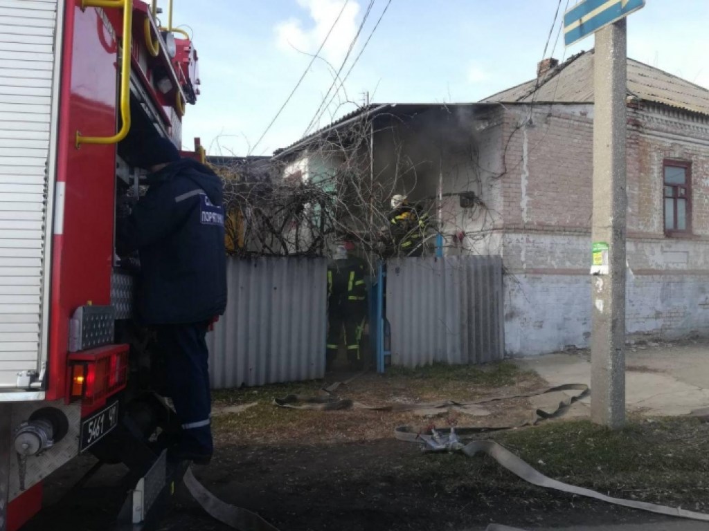 В Мелитополе горел дом в частном секторе (ФОТО)