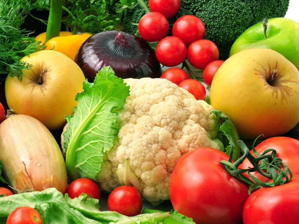 Детокс-продукты: Яблоки, капуста и лук очищают организм от шлаков