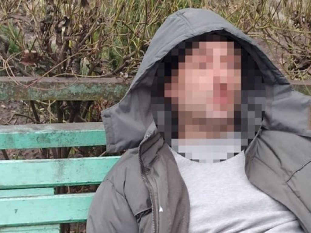 Пьяный мужчина устроил стрельбу по прохожим под Киевом (ФОТО)