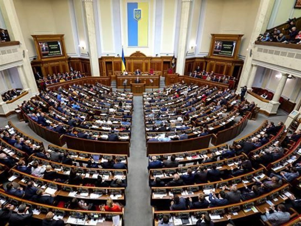 Депутаты ВР рассмотрели 650 правок к закону о рынке земли