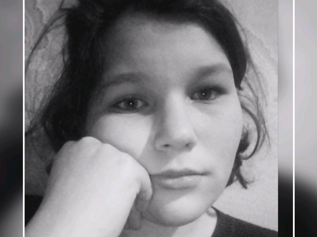 На столичной Троещине пропала 13-летняя девочка в розовой шапке (ФОТО)