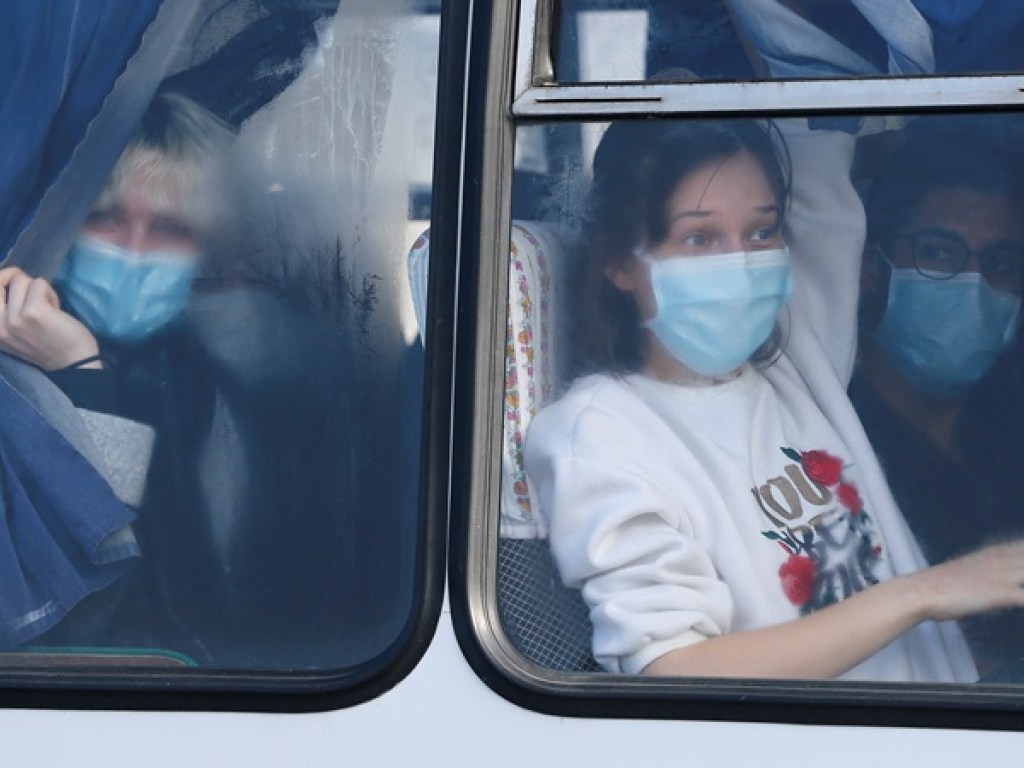 Эвакуированных из Китая украинцев повезли в санаторий в Новых Санжарах: подробности (ФОТО, ВИДЕО)