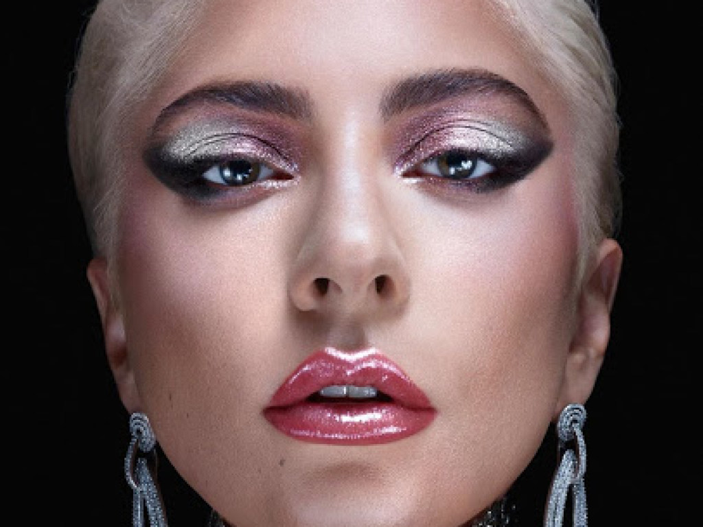 «Красивая пара»: Леди Гага показала лицо бойфренда (ФОТО)