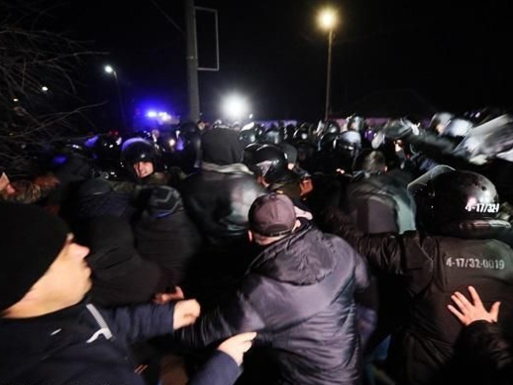 Полиция отпустила 23 демонстрантов в Новых Санжарах