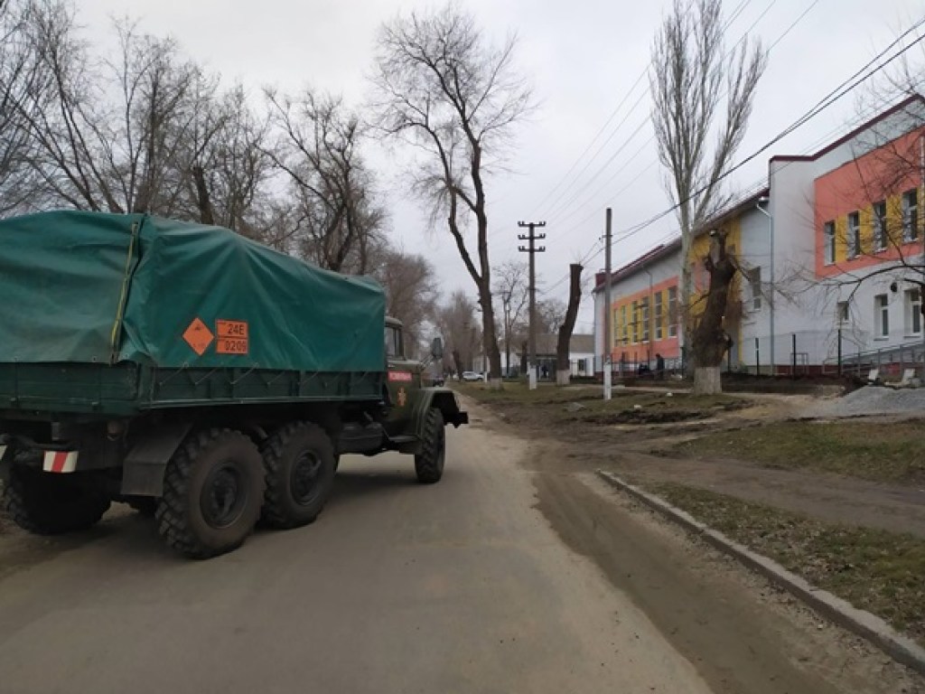 По стенами школы в Запорожской области нашли «взрывоопасный» клад (ФОТО)