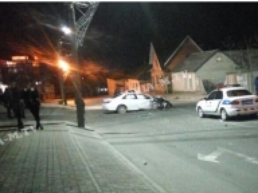 ДТП в Мелитополе: парень на Toyota на большой скорости влетел в ресторан (ВИДЕО)