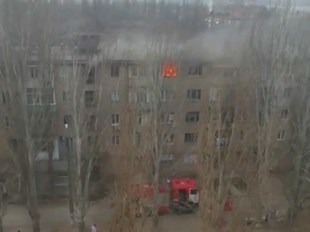 В николаевской &#171;хрущевке&#187; пожар: спасатели проводят эвакуацию жителей (ФОТО)