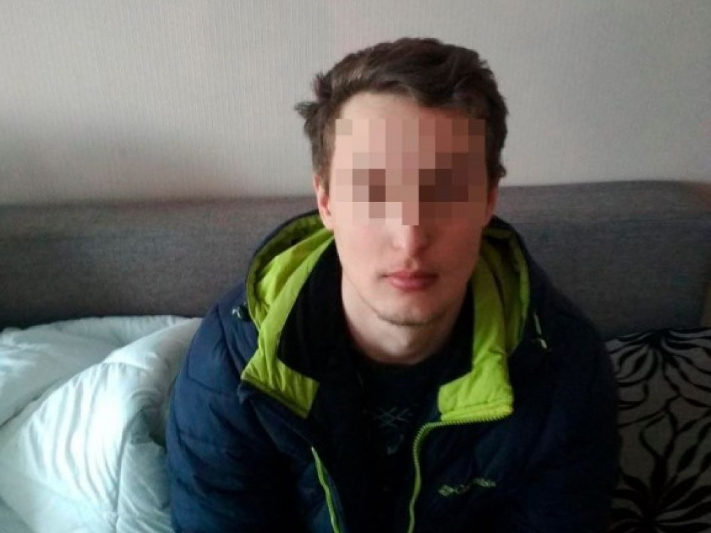 Пьяный мужчина в черкасском отеле устроил скандал: у задержанного нашли вещества (ФОТО)