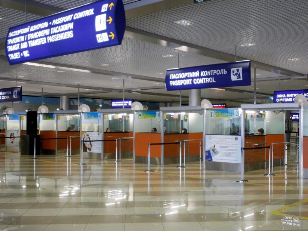 Никакого контроля: В «Борисполе» прибывших из Рима пассажиров выпустили «на волю» без всякой проверки