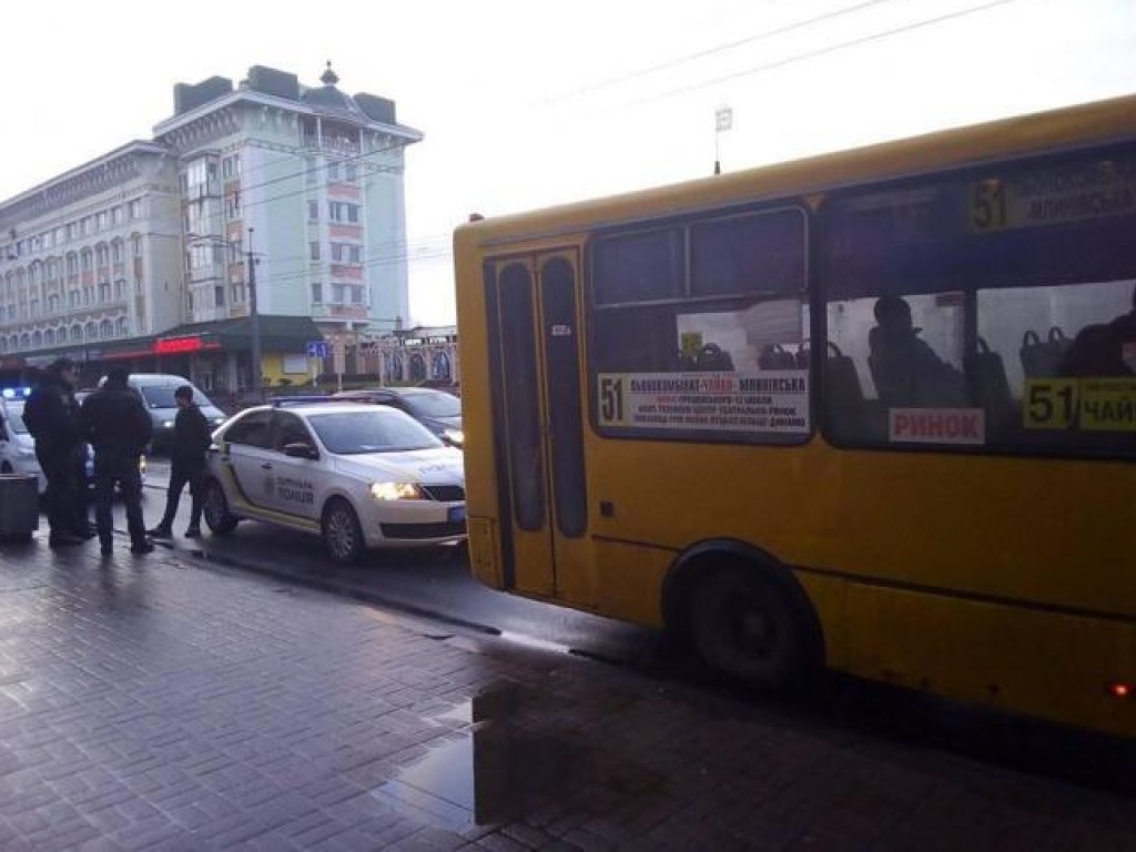 Подросток в Ровно угнал маршрутку с пассажирами (ФОТО)