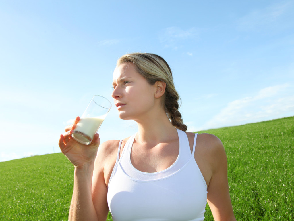 Ежедневное питье молока чревато для женщин развитием рака груди – американские ученые