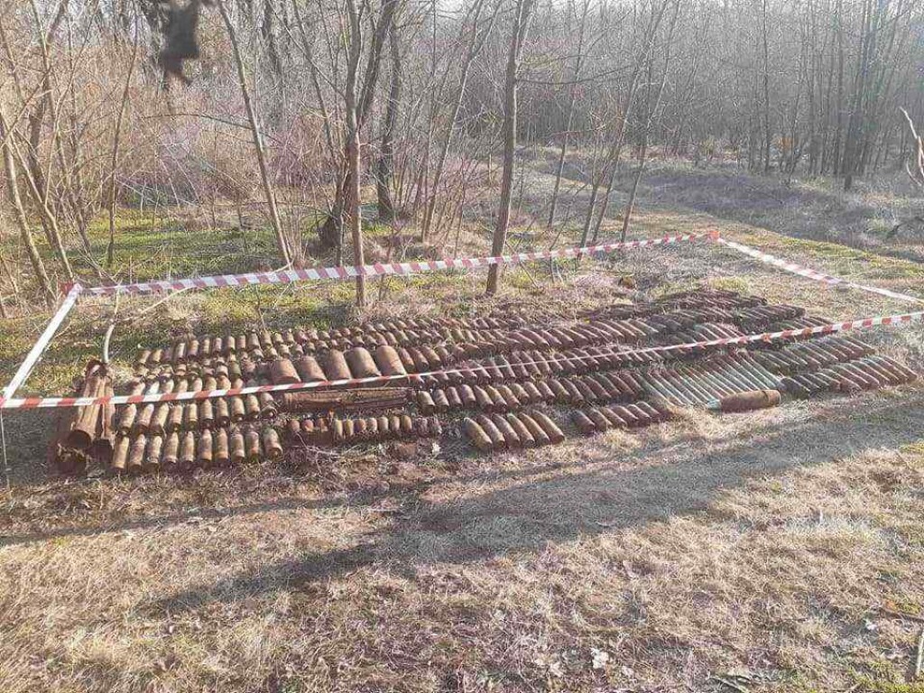 В селе под Одессой нашли около 370 старых военных боеприпасов (ФОТО)