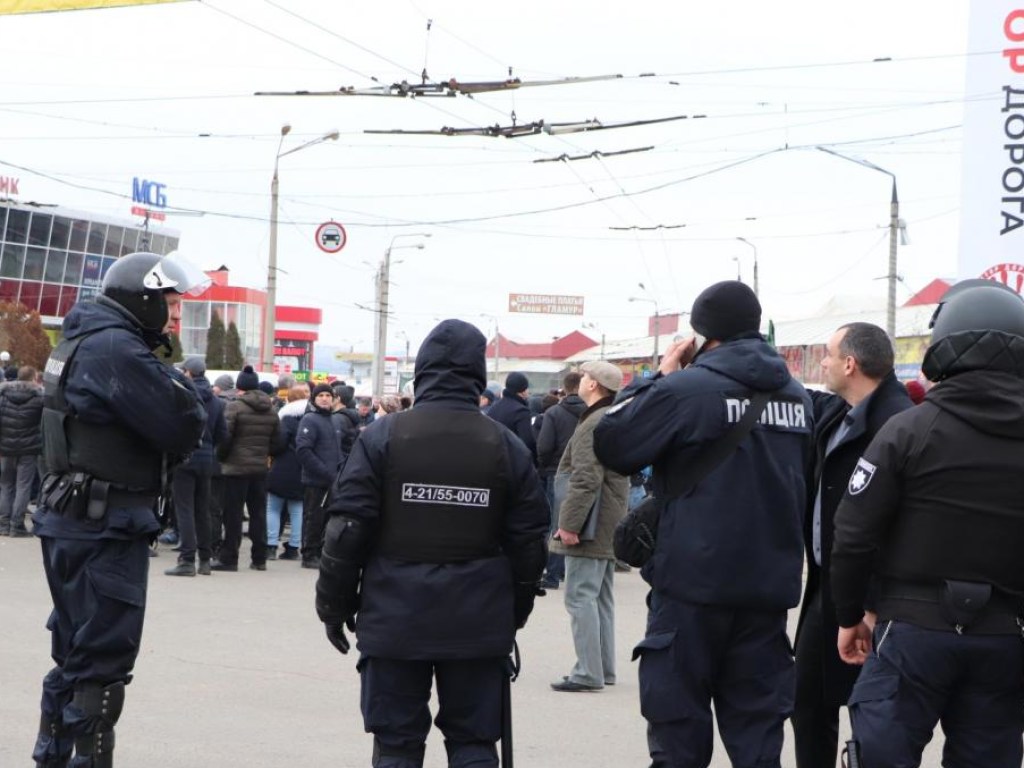 Столкновения на харьковском рынке «Бабабашово»: суд отпустил задержанных