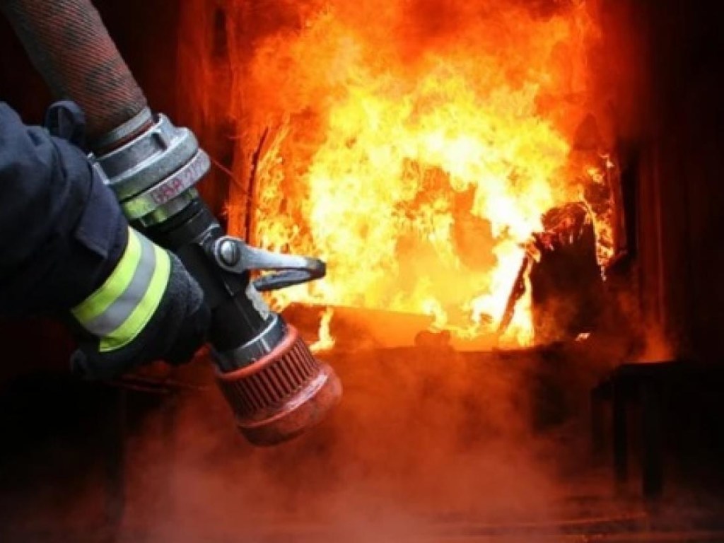 В Черниговской области горела школа, пожар тушили почти 4 часа