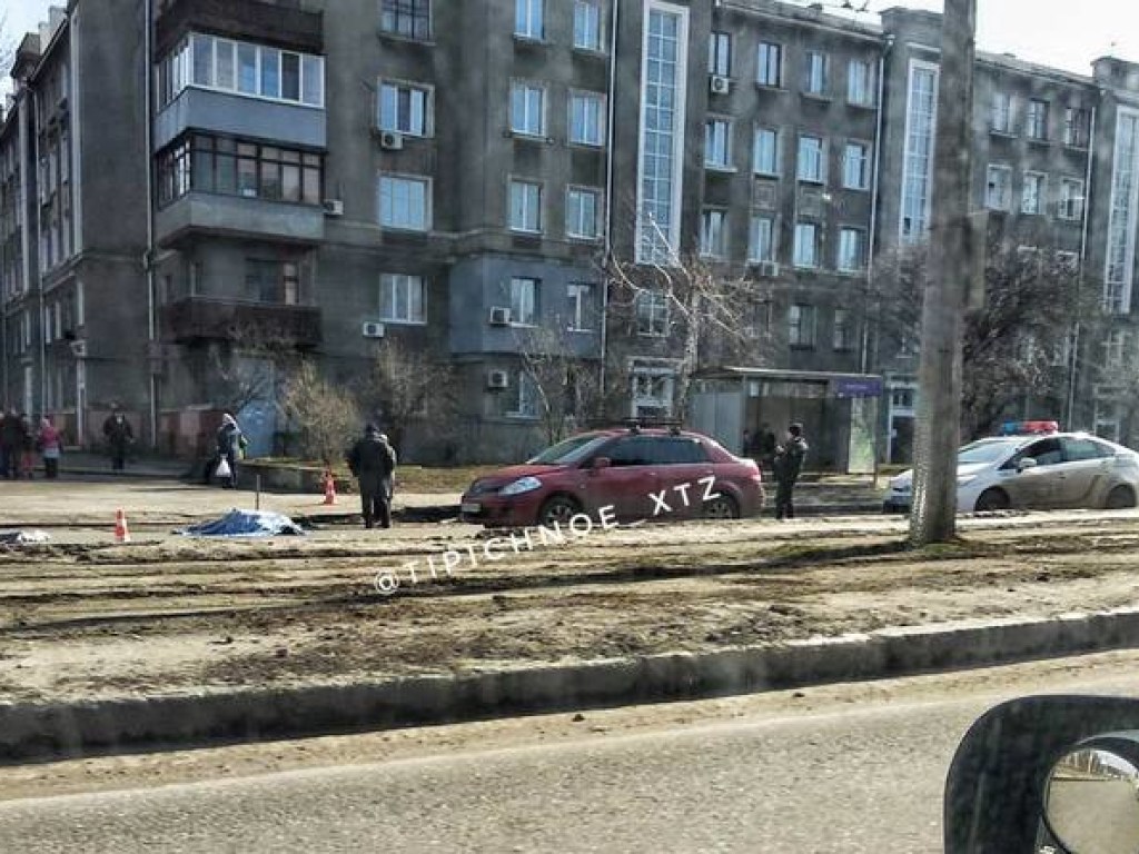 В Харькове на переходе насмерть сбили женщину (ФОТО, ВИДЕО)