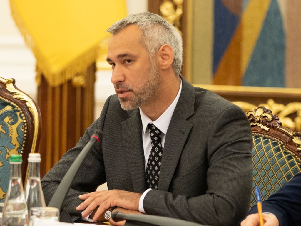 Правоохранительный комитет одобрил отставку Рябошапки