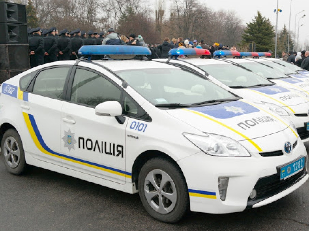 Во Львове автомобилист-нарушитель бросился под колеса копов: имитировал ДТП