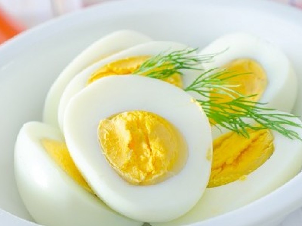 «Много холестерина»: Безопасно для здоровья съедать одно яйцо в день &#8212; ученые