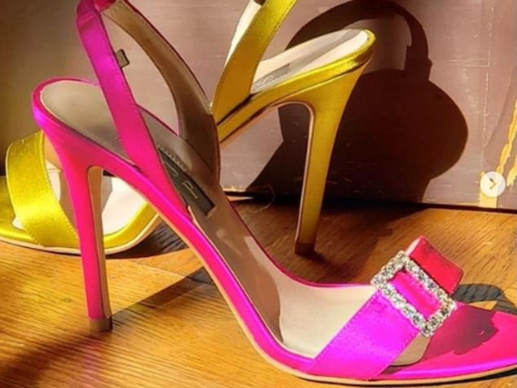 Тренд года №1: Несовпадающая по цвету обувь стала модным хитом во всем мире (ФОТО)