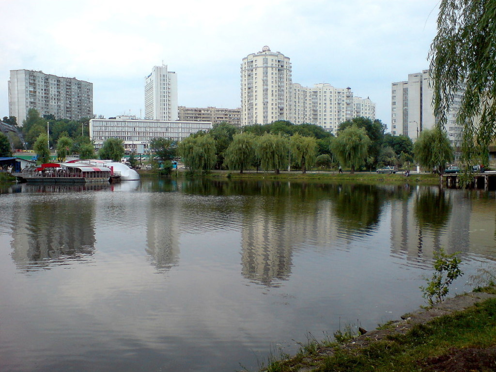 Киевские водоемы превращаются в несанкционированную свалку – эколог