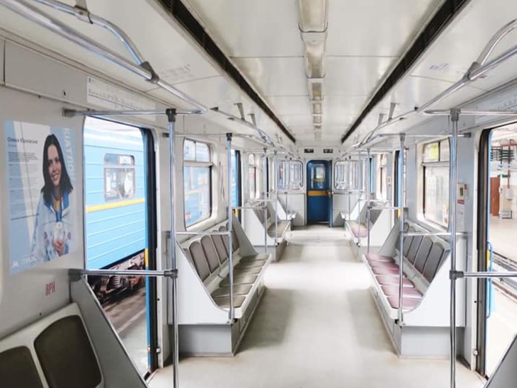 На синей ветке столичного метро будет курсировать необычный поезд (ФОТО)