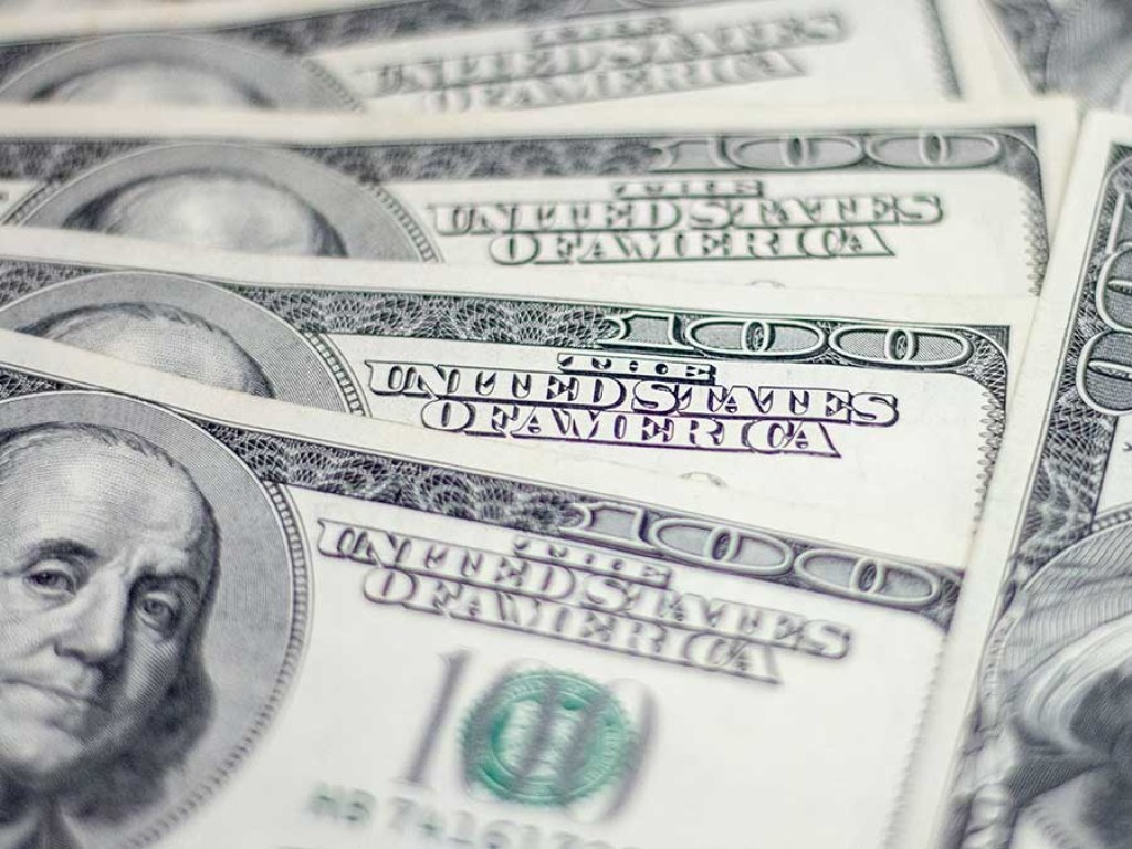 Экономист объяснил основные причины роста курса доллара