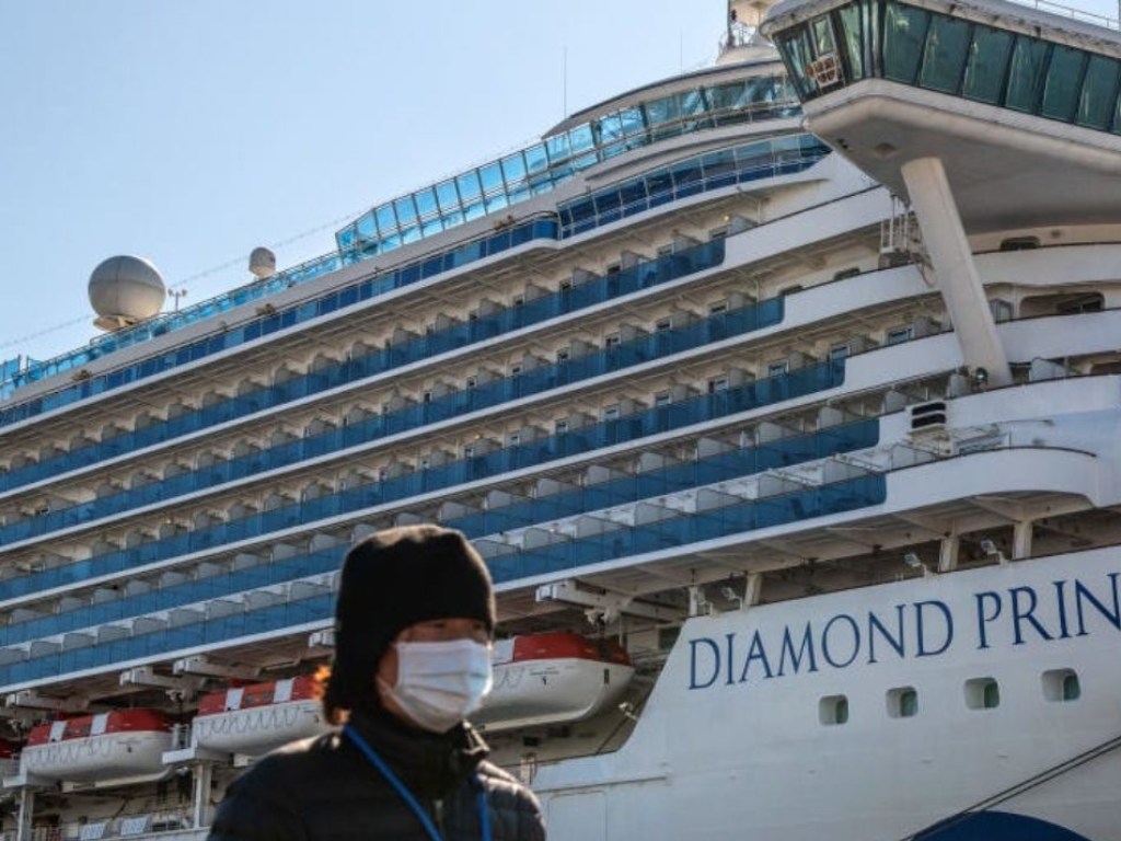 На круизном лайнере Diamond Princess два украинца вылечились от коронавируса
